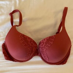 Victoria’s Secret body by Victoria pink lace bra